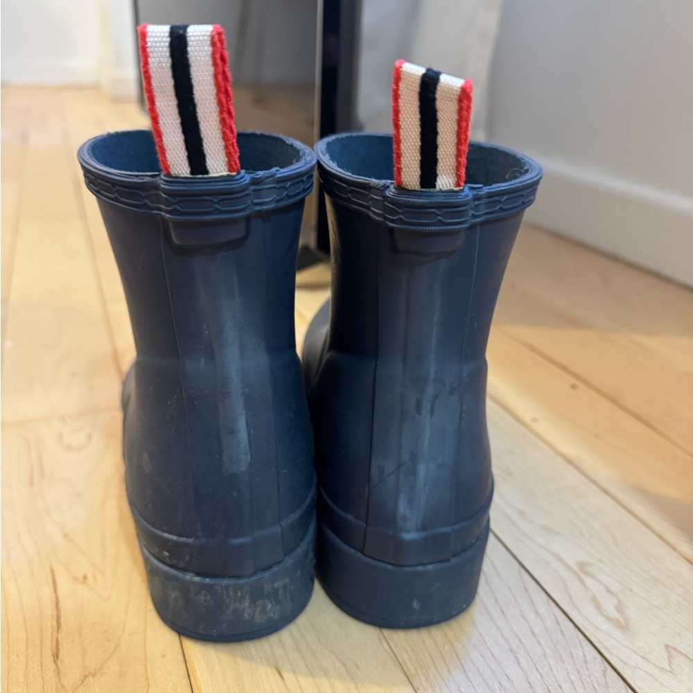 Hunter Women's Navy Short Rain Boots - Picture 4 of 5